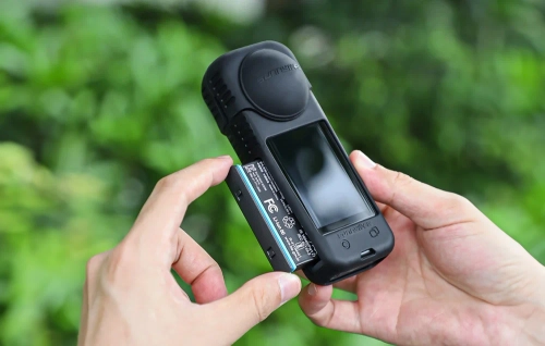 Sunnylife silicone case + lens cover for Insta360 X4 (black)